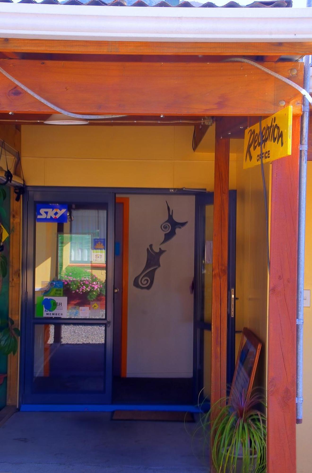 Hostel Sequoia Backpackers *