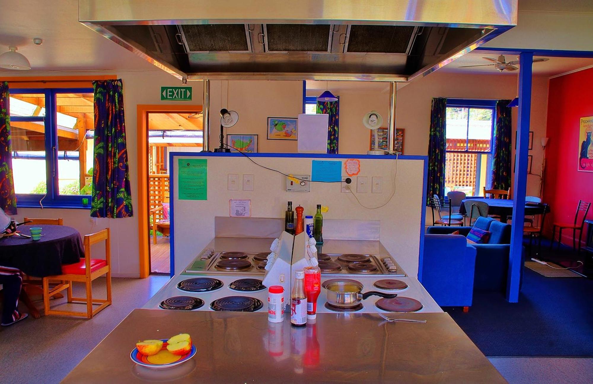 Hostel Sequoia Backpackers *